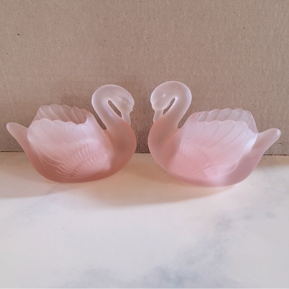 Vintage Frosted Glass Pink Swan Candles Set of 2 New Cottagecore 80s 90s MCM - Picture 1 of 4